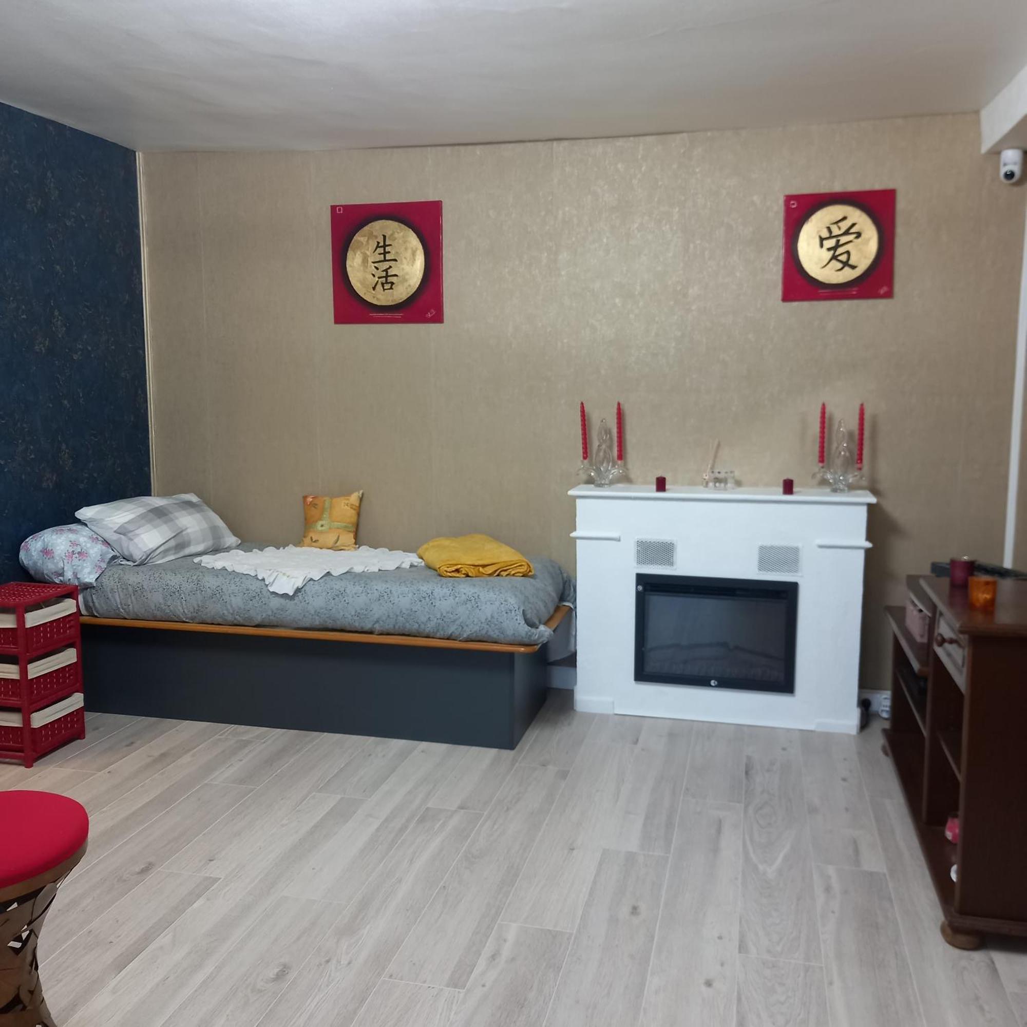 Une Chouette Maison Arcay  Экстерьер фото